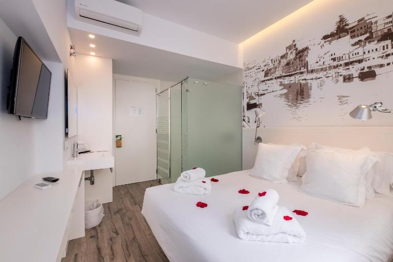 Small Double Room with Terrace image 3