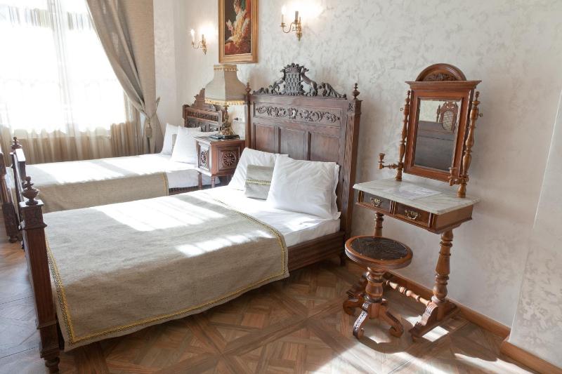 Apartment with Twin Beds image 4