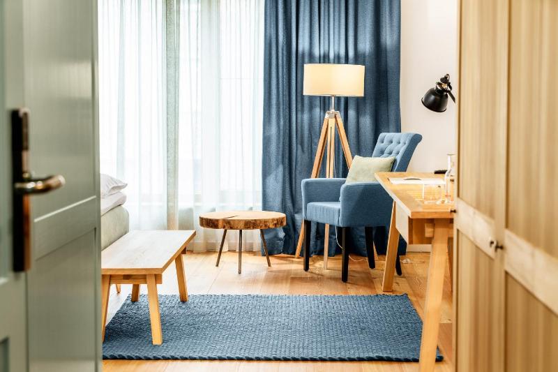 Double Room image 3