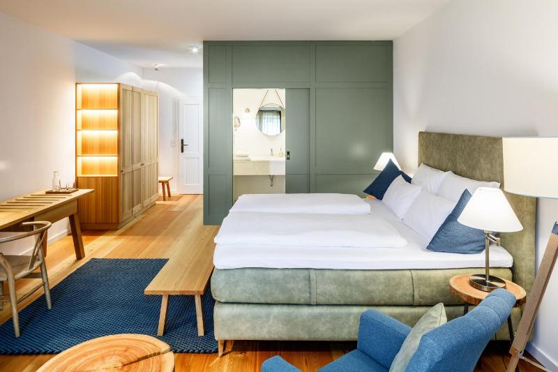 Double Room image 1