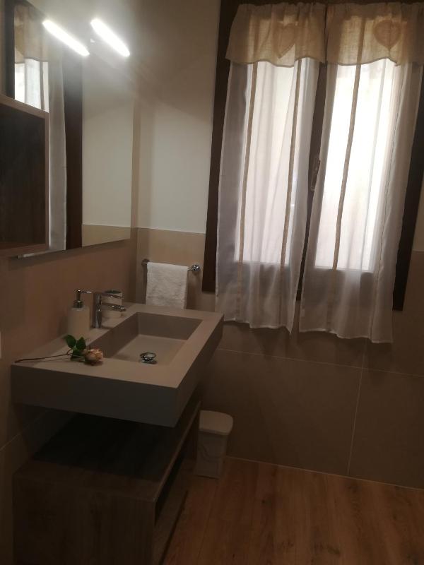 Deluxe Double or Twin Room image 2
