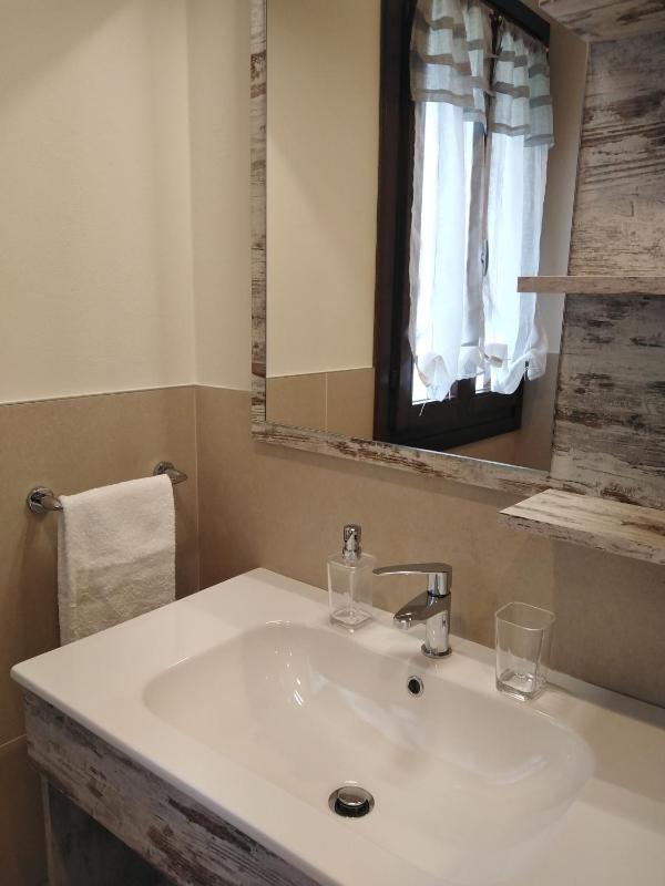 Deluxe Double or Twin Room with Garden View image 4