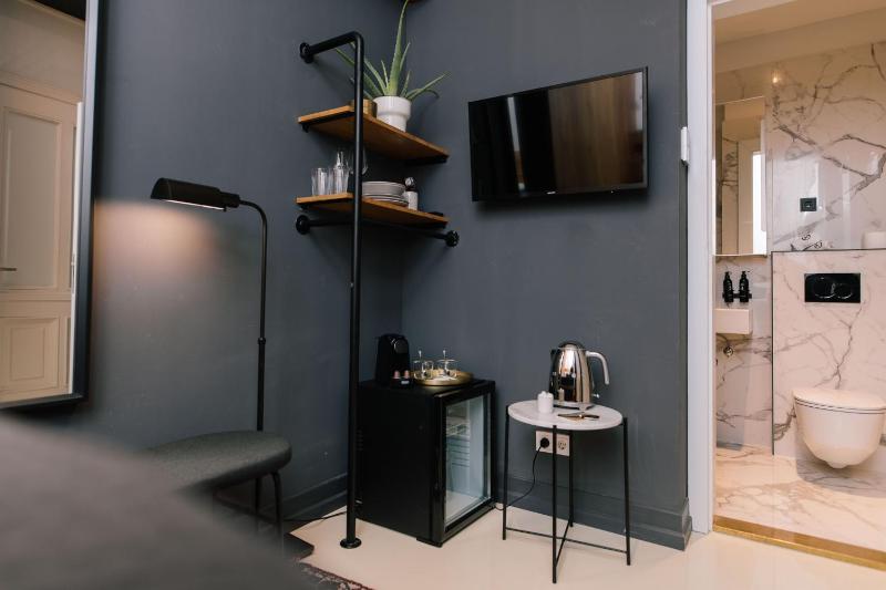 Standard Studio image 4