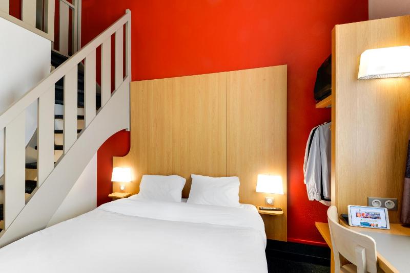 Quadruple Room image 4