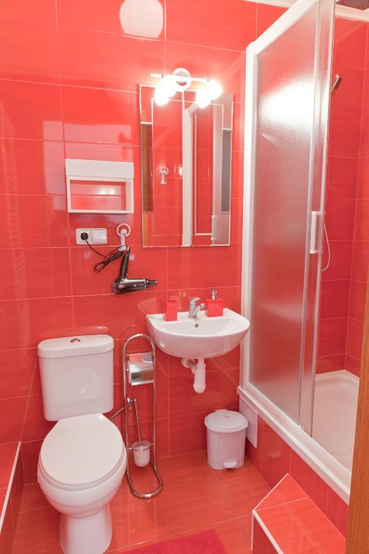 Apartment with Twin Beds image 2