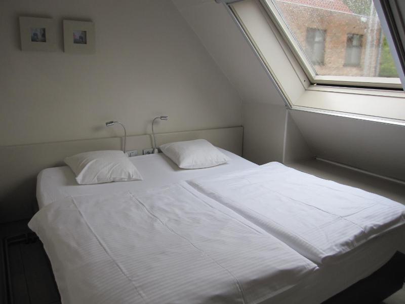 Standard Apartment with Terrace image 3
