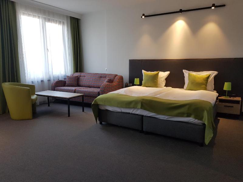 A&M Hotel with free parking - image 25