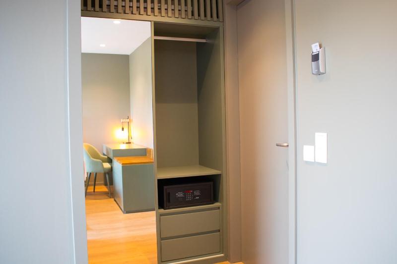 Deluxe Suite image 4