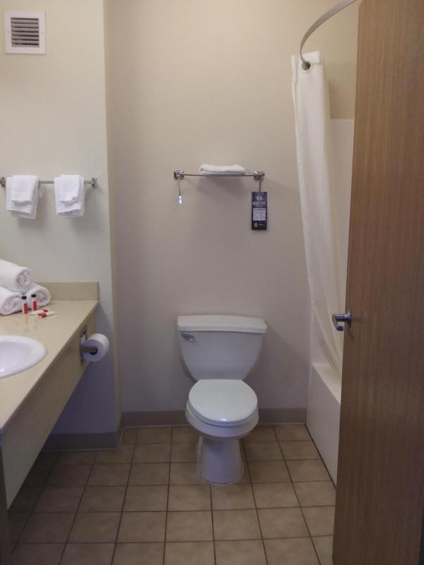 Deluxe King Room - Non-Smoking image 2