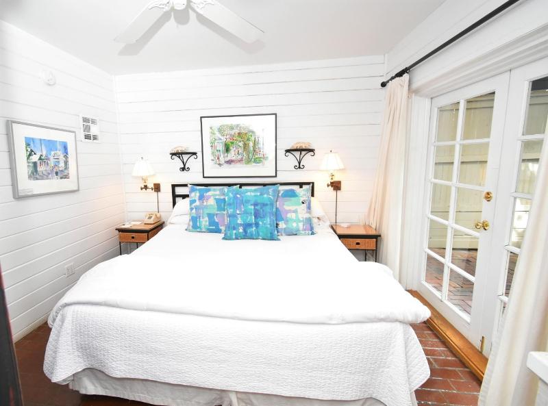 Simonton Court Historic Inn & Cottages - image 15