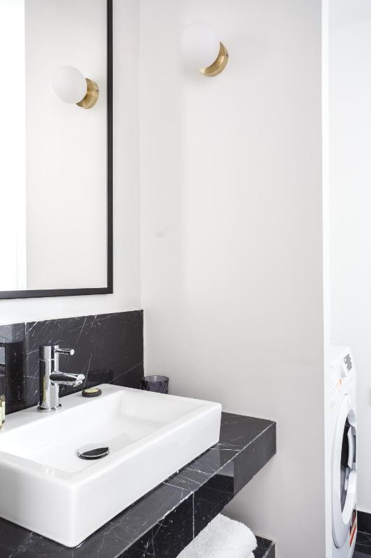 Deluxe Apartment image 3