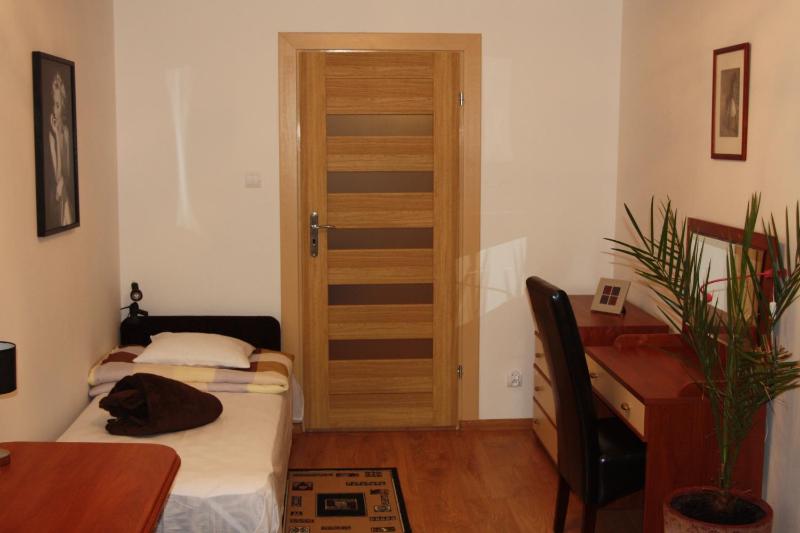 Deluxe Two-Bedroom Apartment image 4