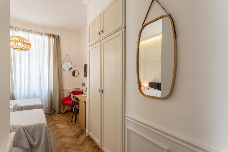 Double or Twin Room image 4