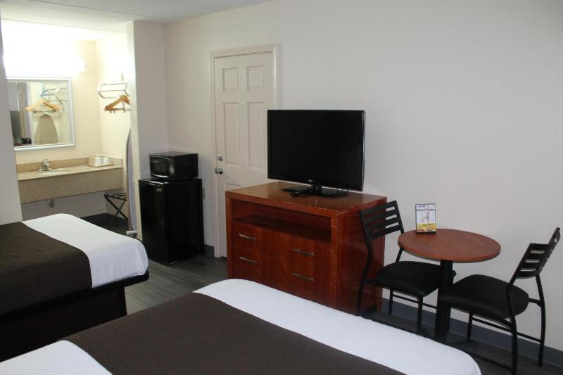 Standard Double Room - Non-Smoking image 3