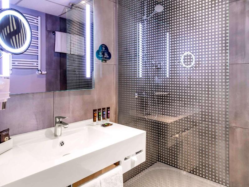 Standard Twin Room image 2