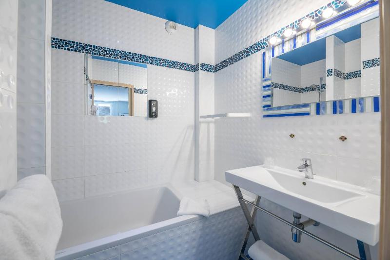 Hôtel Cosmopolitain - image 4