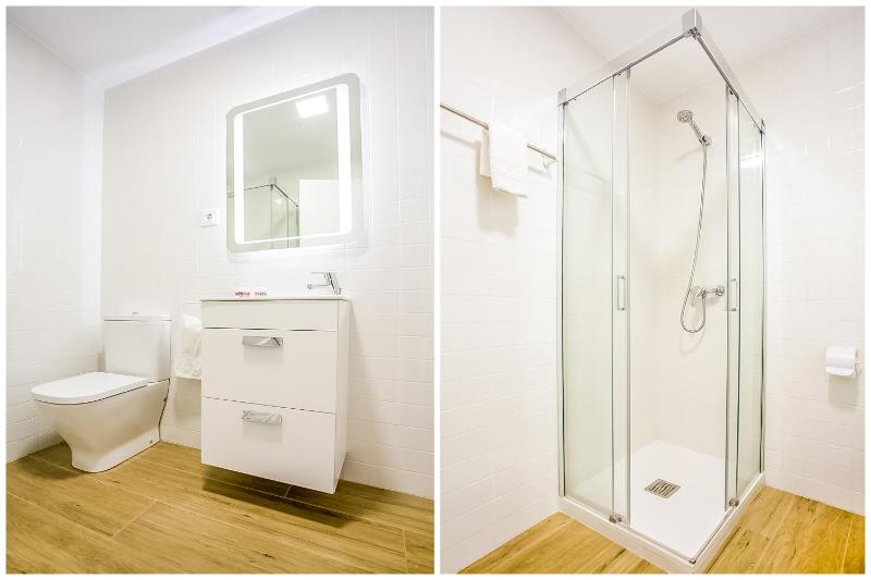 Double Room with Private External Bathroom image 2