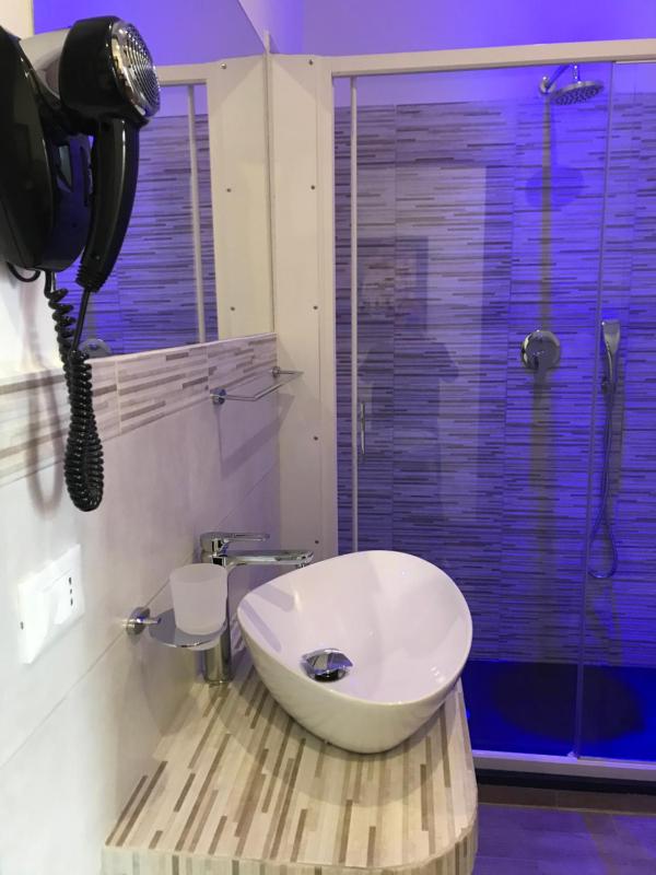 Deluxe Triple Room image 2