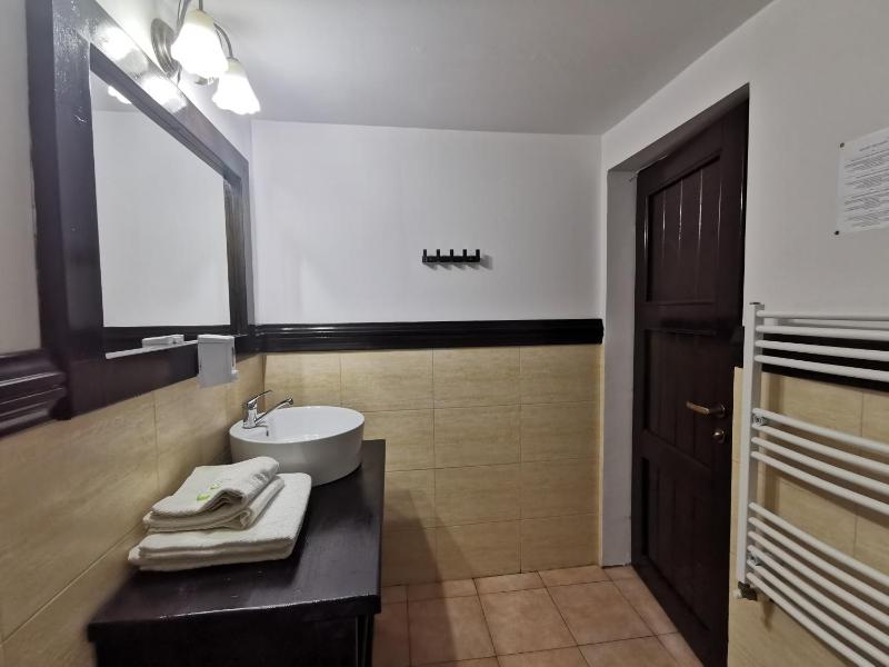 Standard Double Room image 2