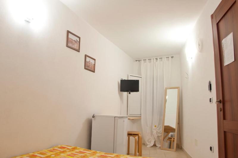 Small Double Room image 2