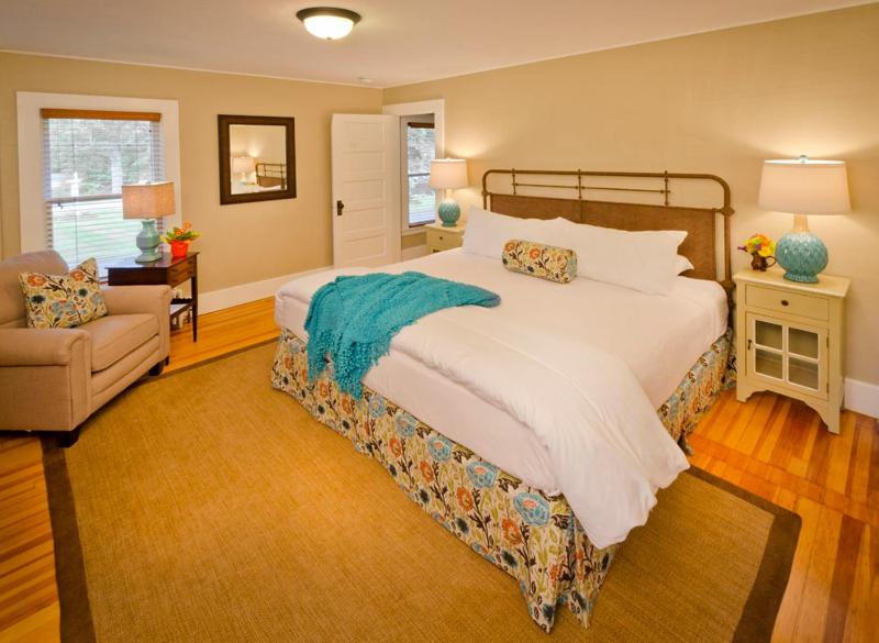King Room image 3