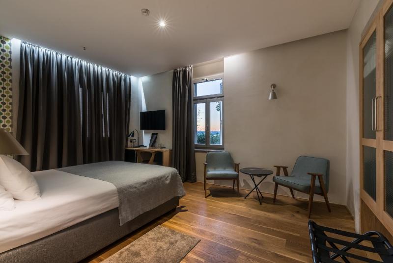 Double Room - Ground Floor image 4