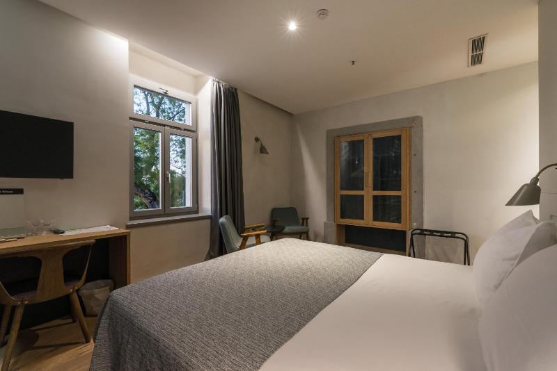 Double Room image 4