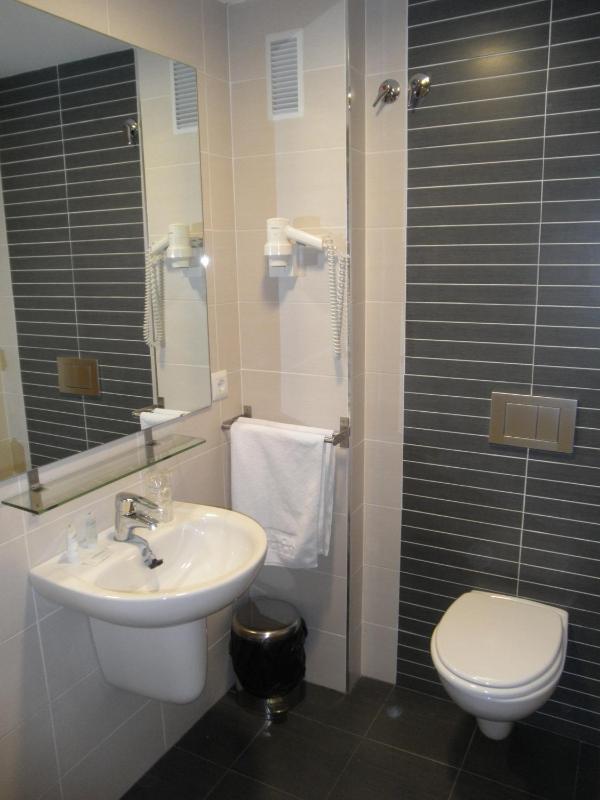 Double Room image 3