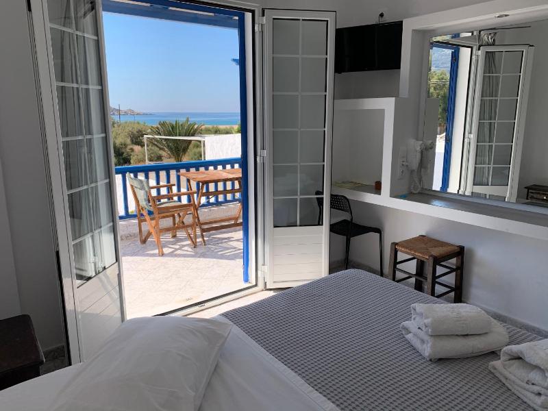 Triple Room with Sea View image 1