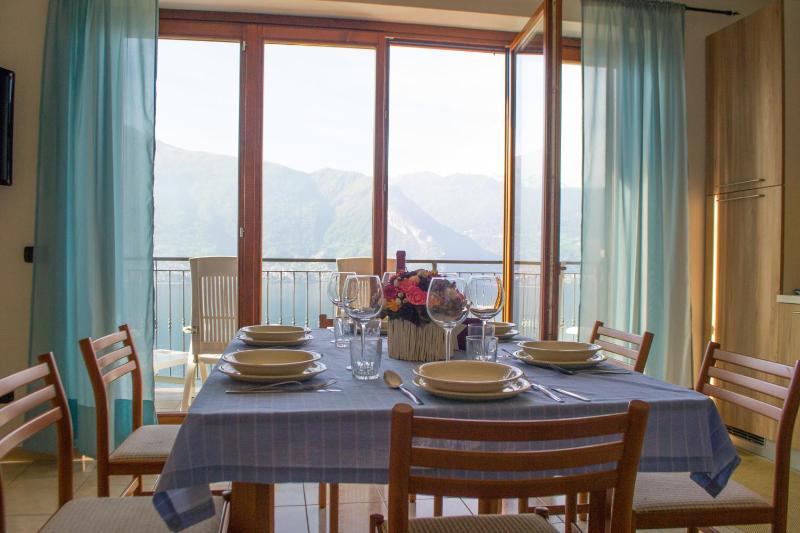 Three-Bedroom Apartment with Lake View image 3