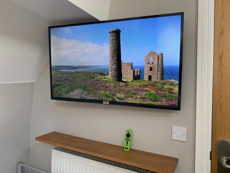 Double or Twin Room with Shared Bathroom image 4