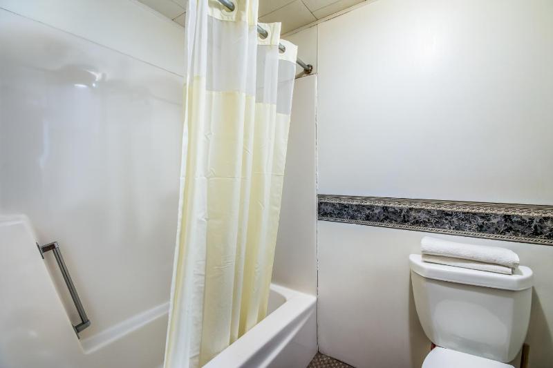 Double Room image 2