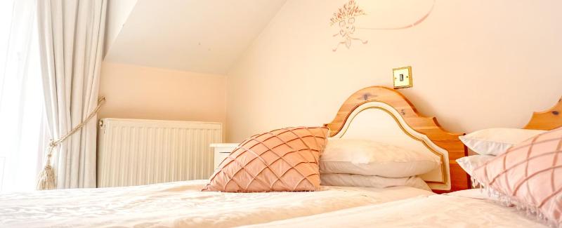 Honeymoon Suite image 2