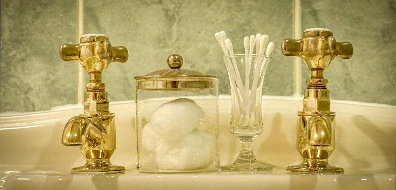 Honeymoon Suite image 3