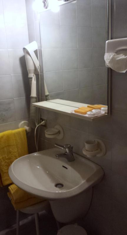 Single Room image 2