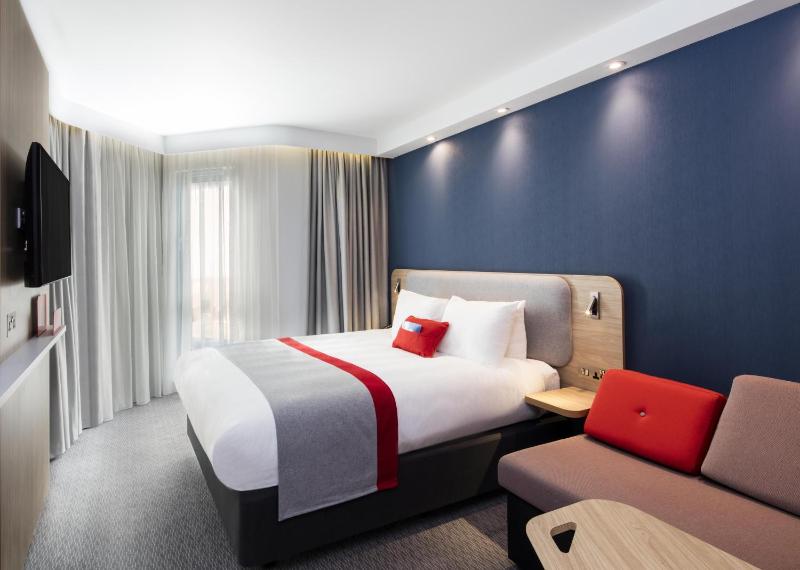 Standard Double Room with Sofa Bed and Free Hot Breakfast image 2