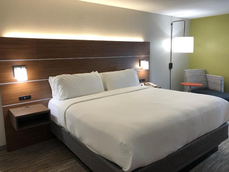 Standard Room image 2