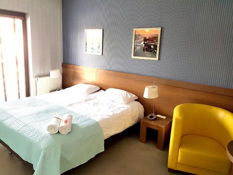 Double or Twin Room with Bathroom image 2