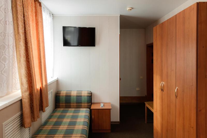 Standard Triple Room image 3