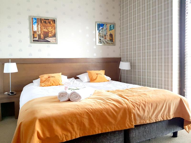 Double or Twin Room with Bathroom image 4