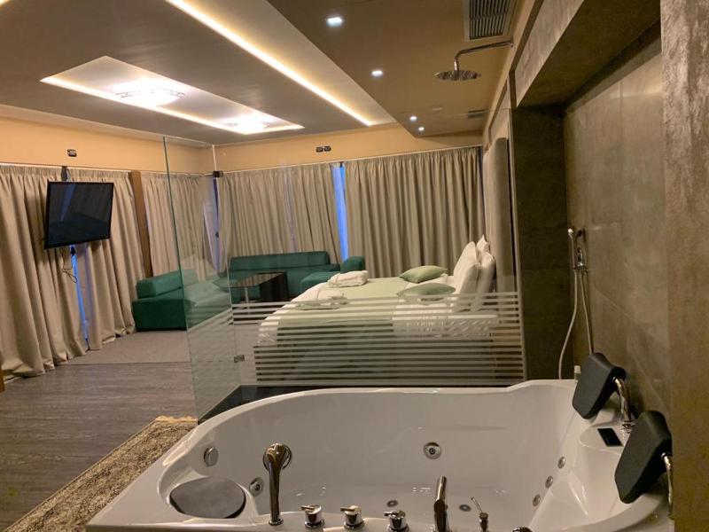 Superior Suite image 2
