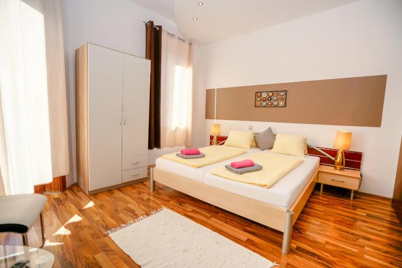 Double Room with Balcony - Main Building image 2