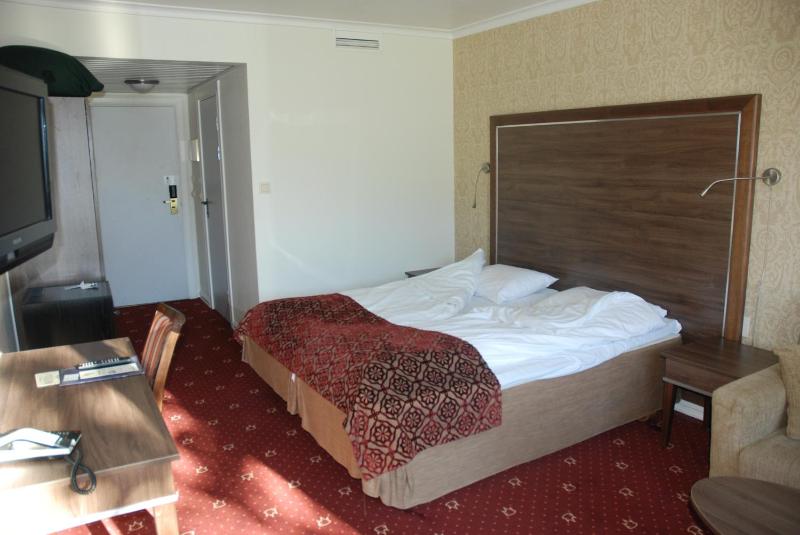 Standard doubleroom with lake view image 1