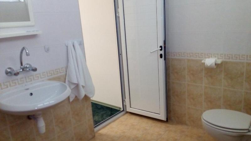 Quadruple Room with Balcony image 4
