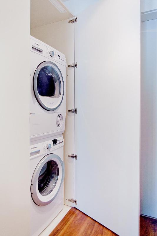 Premium Apartments by Livingdowntown - image 4