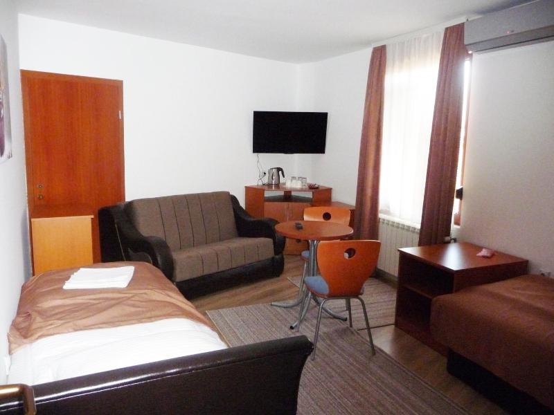 Apartment image 3