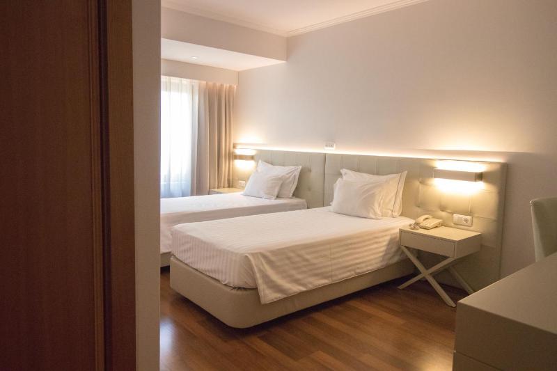 Double or Twin Room image 3