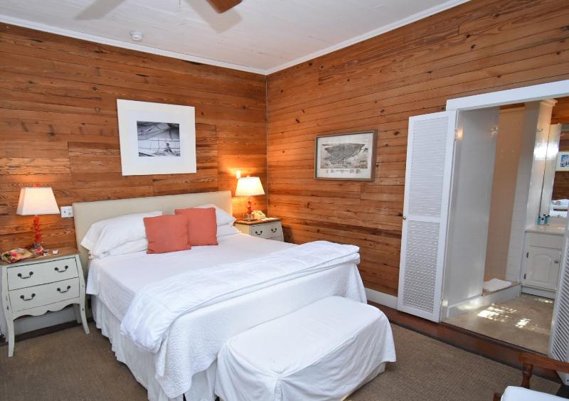 Simonton Court Historic Inn & Cottages - image 32