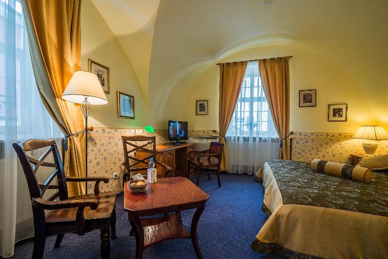 Business Double Room image 3