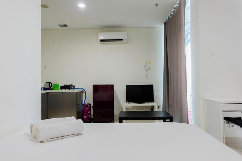 Highest Value Studio Apartment at Brooklyn Alam Sutera By Travelio - image 9